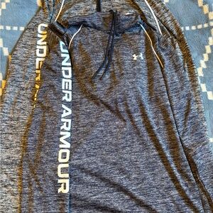 2 small under armour pullovers!
